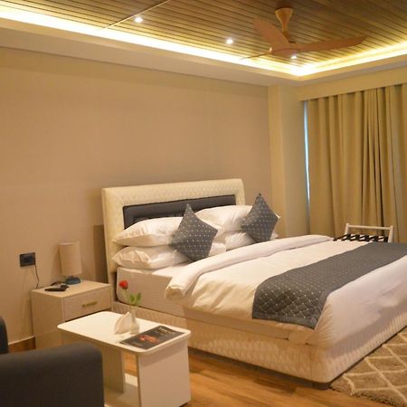 Essence Grandeur Hotel Guwahati Exterior foto