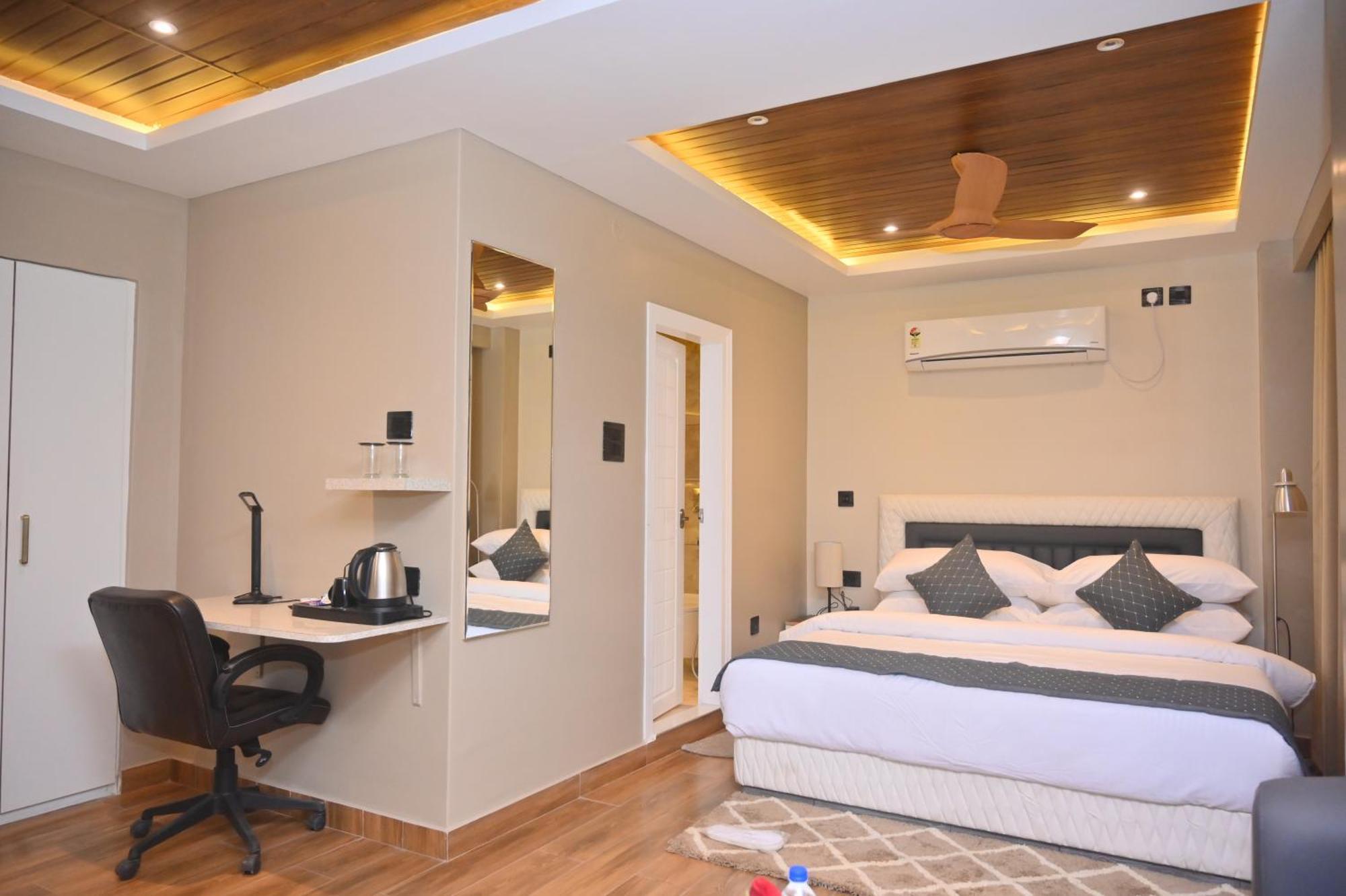 Essence Grandeur Hotel Guwahati Exterior foto