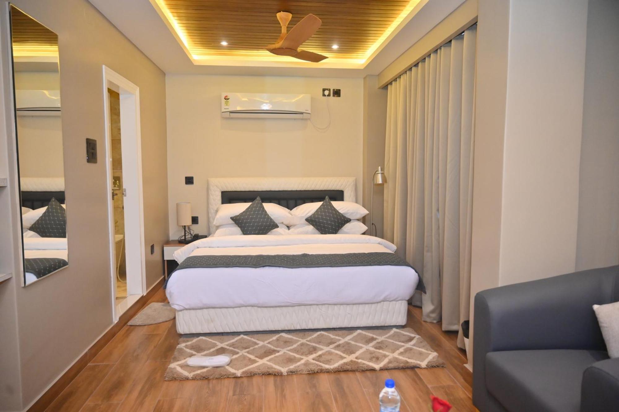 Essence Grandeur Hotel Guwahati Exterior foto