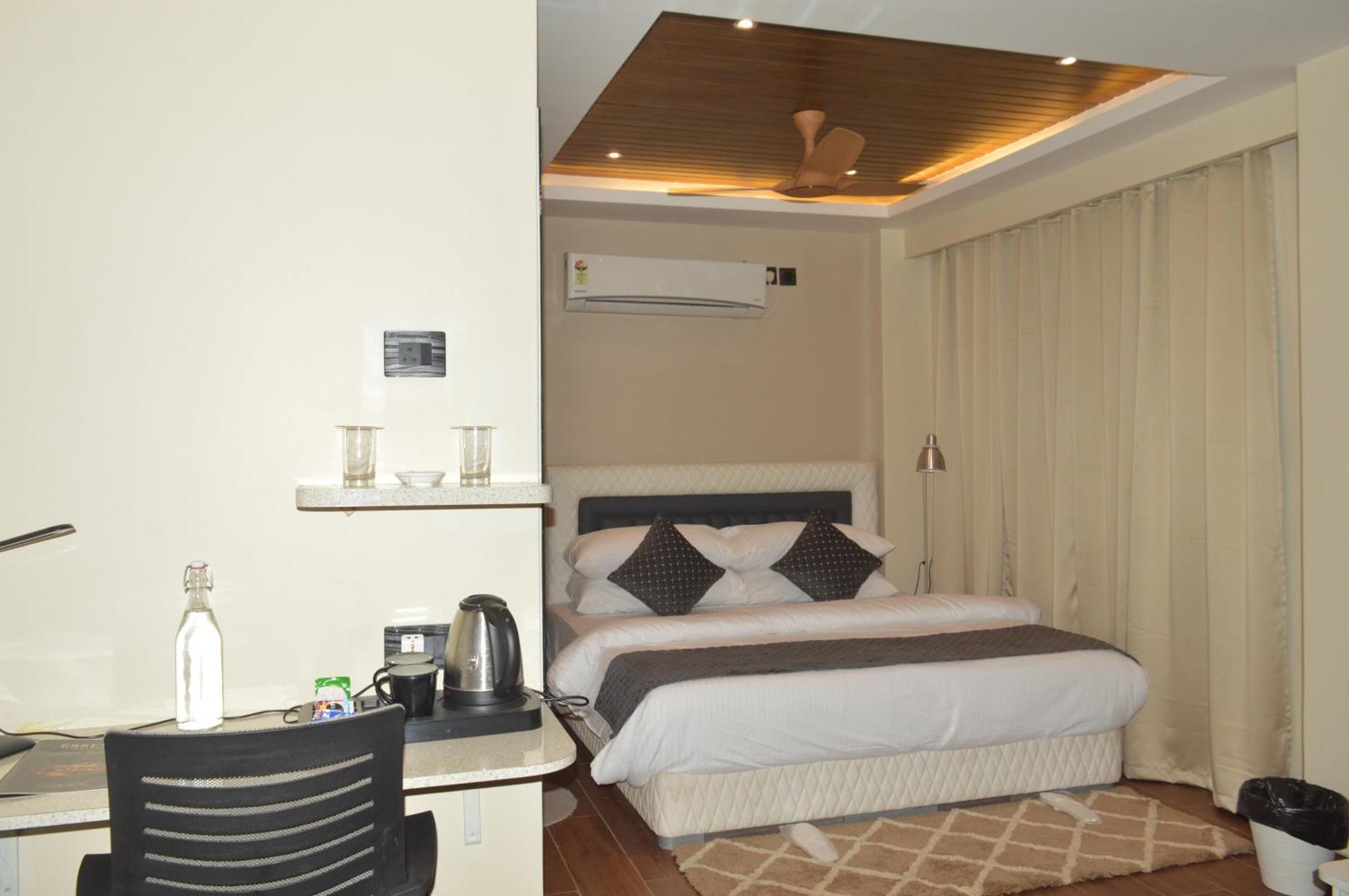 Essence Grandeur Hotel Guwahati Exterior foto